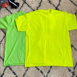 Set of 2 neon oversized shirts!